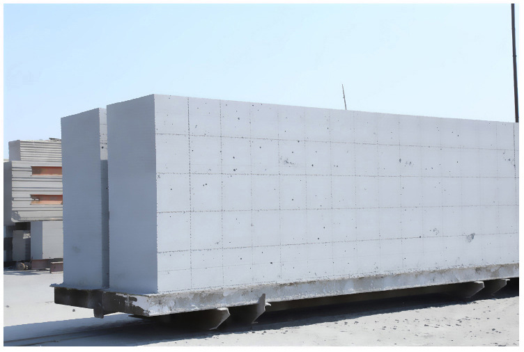 安装加气块 加气砌块 轻质砖气孔结构及其影响因素
